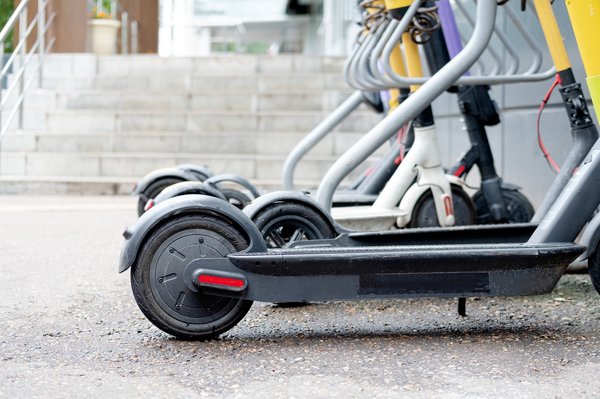 Les meilleures trottinettes à roues lumineuses pour vos enfants